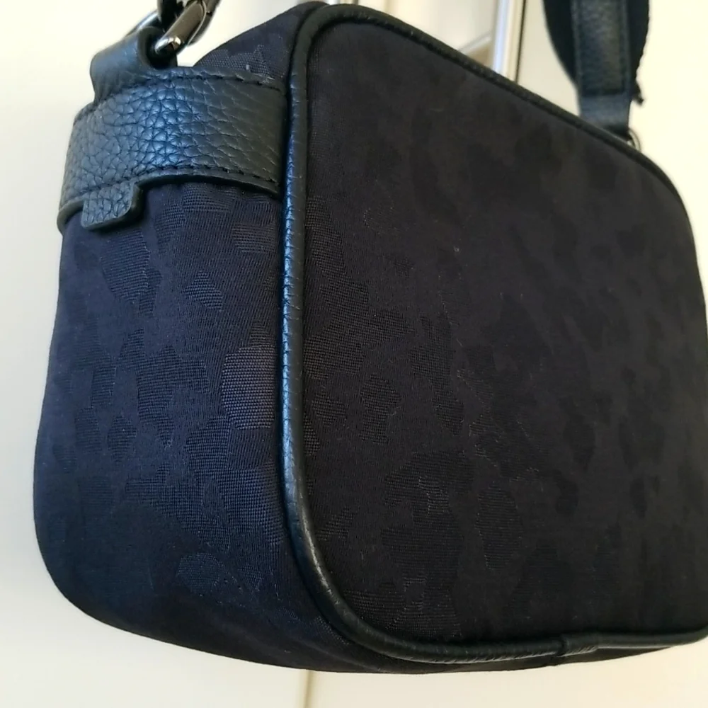 Lululemon Now & Always Crossbody, 3L in Fragment Camo Jacquard Black Dee…